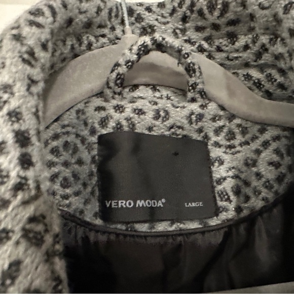 Vero moda grey wool trench coat| size large - Picture 3 of 5